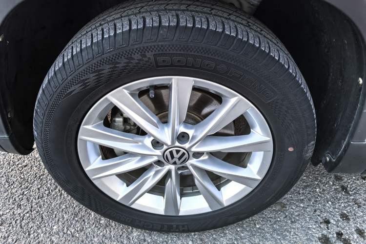 Used Volkswagen Tiguan L 2016 280TSI Automatic Two-Wheel-Drive Silk Road Style Edition
