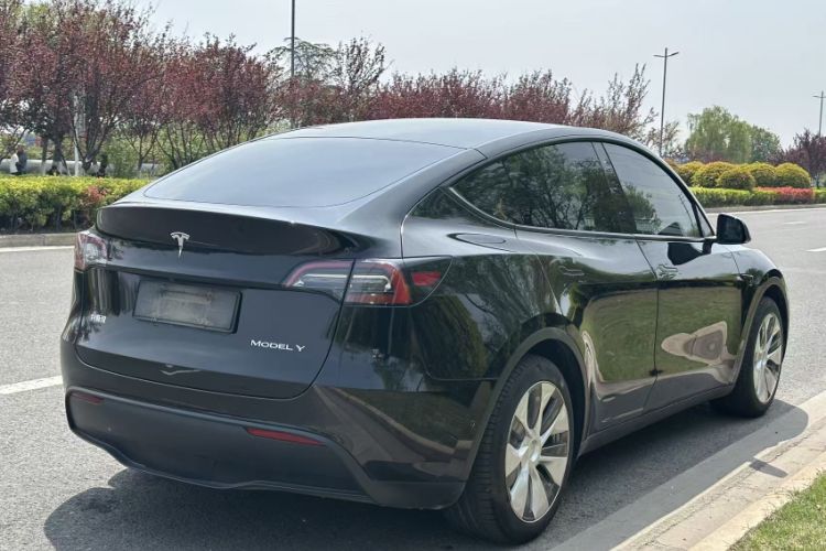 Used Tesla Model Y 2022 Rear-Wheel-Drive Version