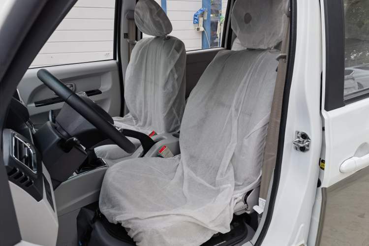 Used Jinbei New Hiace X30L 2024 Wealth Edition Passenger Van 5/6/7 Seater Front-Mounted Air Conditioning
