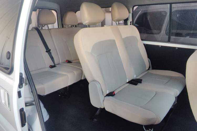 Used FORTHING Lingzhi 2022 M5L 2.0L Utility Model 7 Seats
