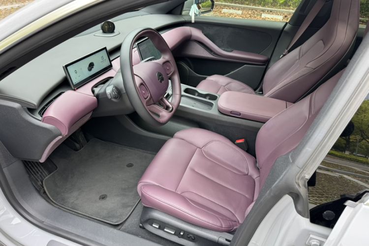 Used Nio ET5 2024 75 kWh Left Front Seat