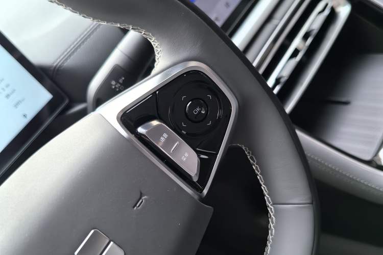 Used Geely Galaxy Galaxy A7 2025 Model EM-i 70km Luxury Edition