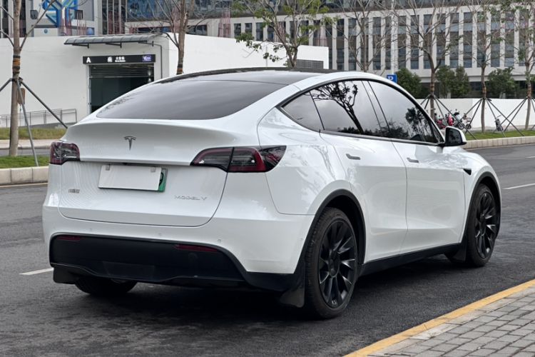 Used Tesla Model Y 2021 Long-Range All-Wheel-Drive Version