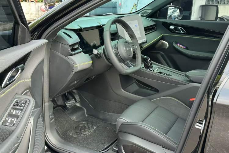 Used Lynk & Co 03 2026 Model 1.5TD DCT Halo Exterior 9