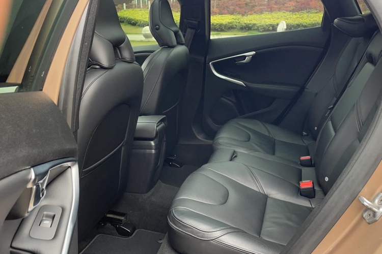 Used Volvo V40 2014 2.0T Zhiya Edition