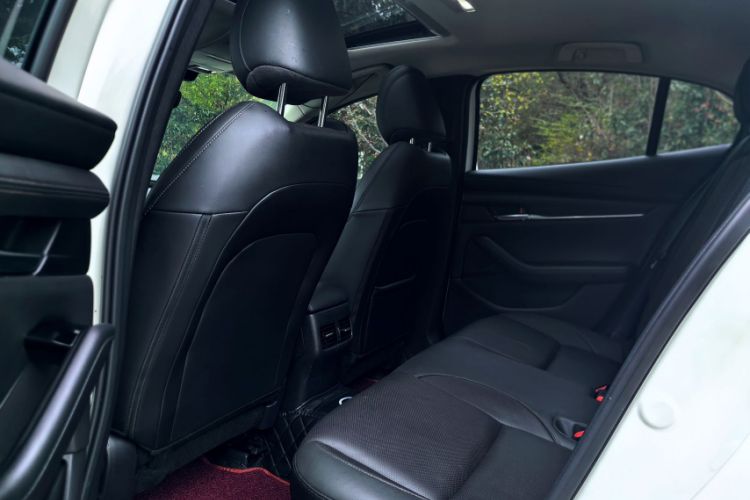 Used Mazda 3 Axela 2023 2.0L Automatic Zhiya Edition Interior 4