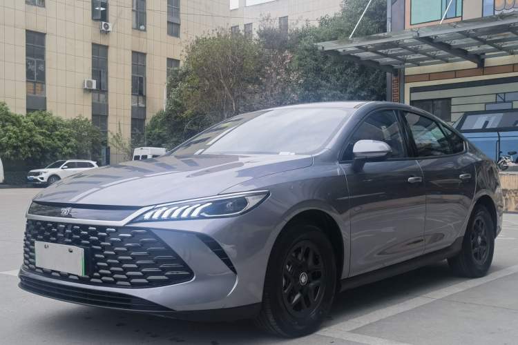 Used BYD Qin PLUS 2025 DM-i Smart Drive 55KM Leading Model