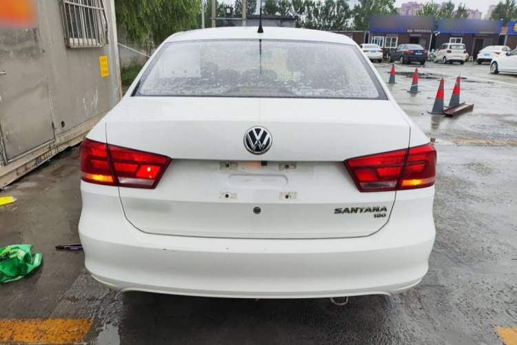 Used Volkswagen Santana 2015 1.6L Automatic Fashion Edition