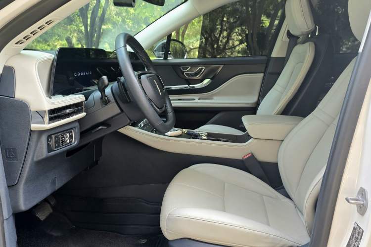 Used Lincoln Corsair 2023 2.0T Two-Wheel-Drive Luxury Edition