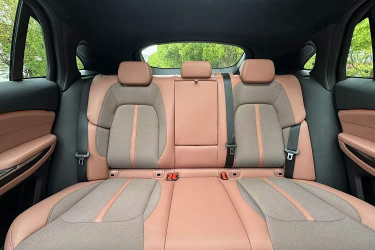 Used Nio EC6 2022 75 kWh Sport Edition
