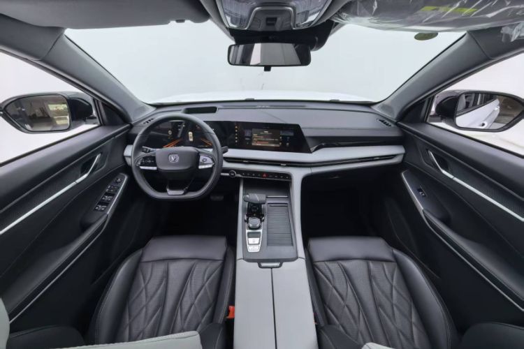 Used Changan CS75 PLUS 2024 3rd Generation Champion Edition 2.0T Intelligent Drive Performance Model
