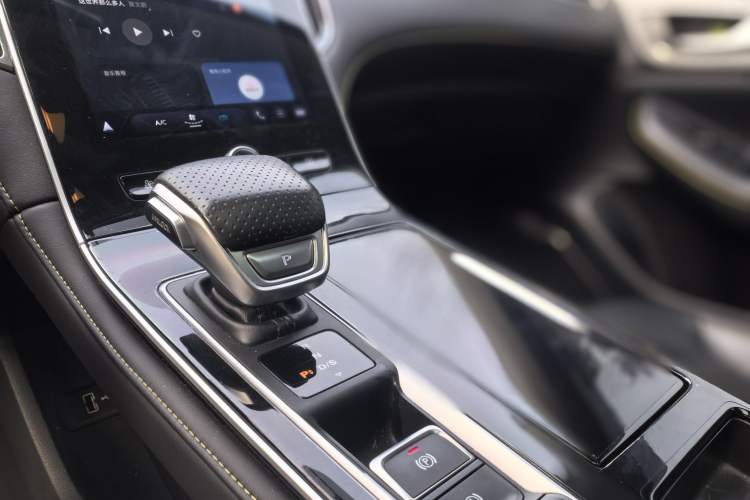 Used Roewe i6 MAX 2020 300TGI Automatic Sporty Cool Edition
