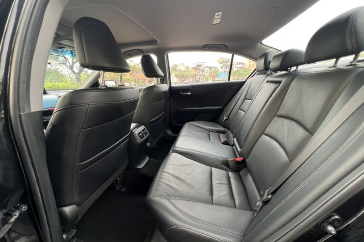 Used Honda Accord 2016 2.0L Elite Edition Interior 2