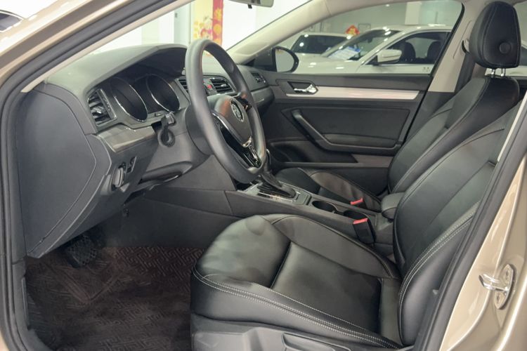 Used Volkswagen Lamando 2015 230TSI DSG Fashion Edition