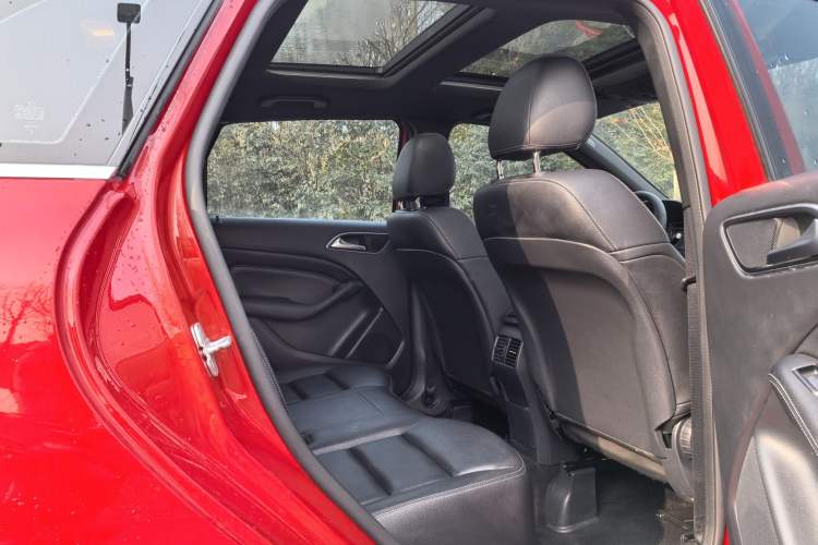 Used Mercedes-Benz B-Class 2015 B 200 Fashion Model