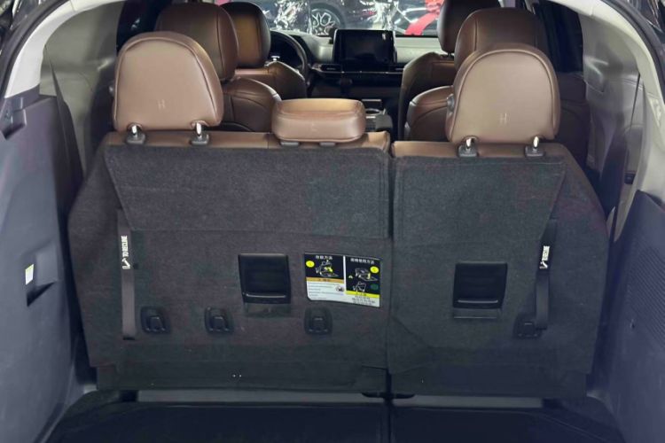 Used Toyota SIENNA 2023 2.5L Hybrid Comfort Edition Interior 8