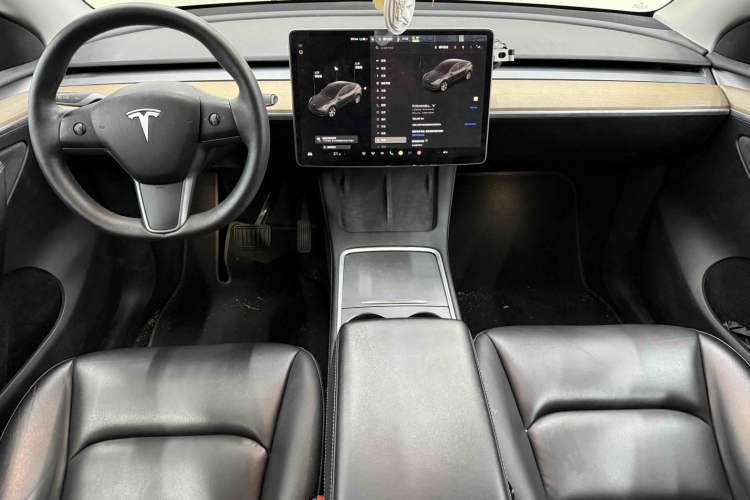 Used Tesla Model Y 2021 Long-Range All-Wheel-Drive Version