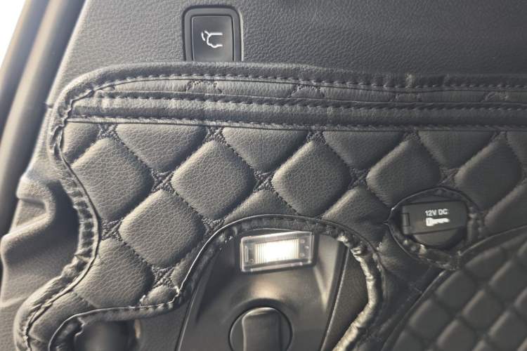 Used Jeep Commander 2018 2.0T Two-Wheel Drive Enjoy Edition China V