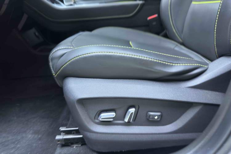 Used Chery Tiggo 7 PLUS 2022 1.5T CVT Noble Lady Yellow Limited Edition Premium Version
