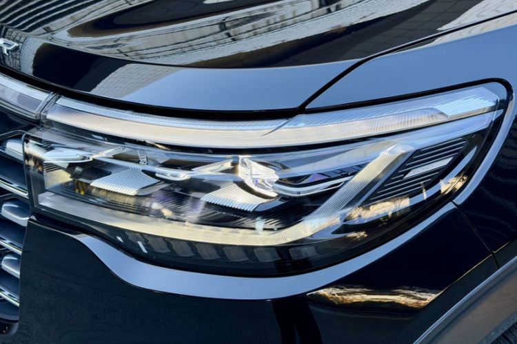 Used Ford Explorer 2023 EcoBoost 285 Four-Wheel Drive Titanium Edition 7-Seater