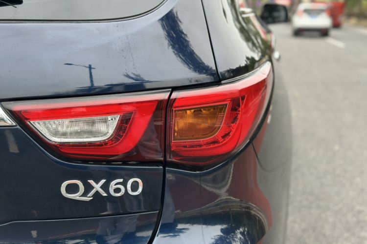 Used Infiniti QX60 2016 2.5 S/C Hybrid Two-Wheel-Drive Excellence Edition China V Standard
