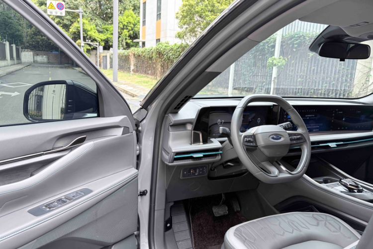 Used Ford Edge 2023 Ford Explorer L 2.0T EcoBoost Two-Wheel Drive 7-Seater Luxury Model
