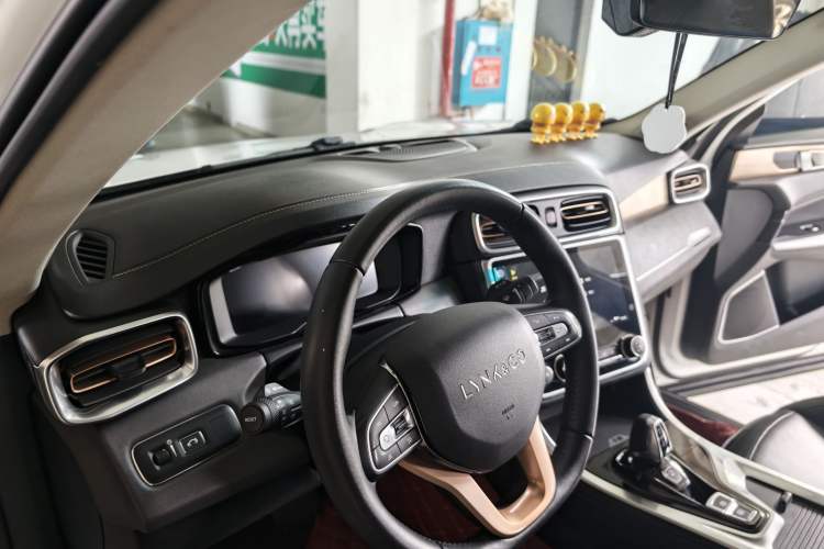 Used Lynk & Co 01 2017 2.0T Two-Wheel Drive Pro Edition Interior 3