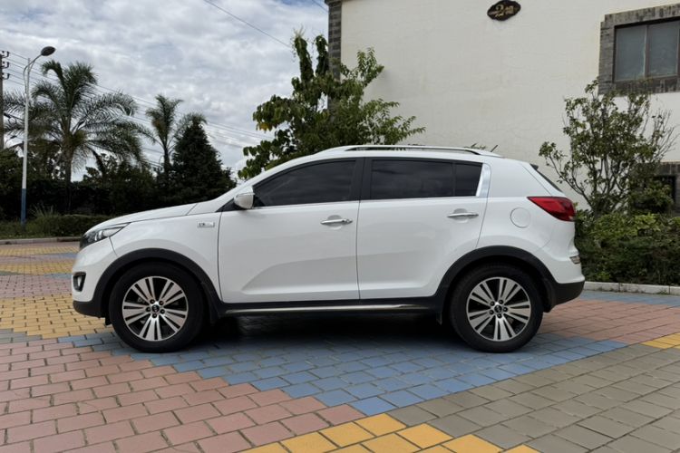 Used Kia Sportage R 2015 2.0L Automatic Two-Wheel Drive DLX Model
