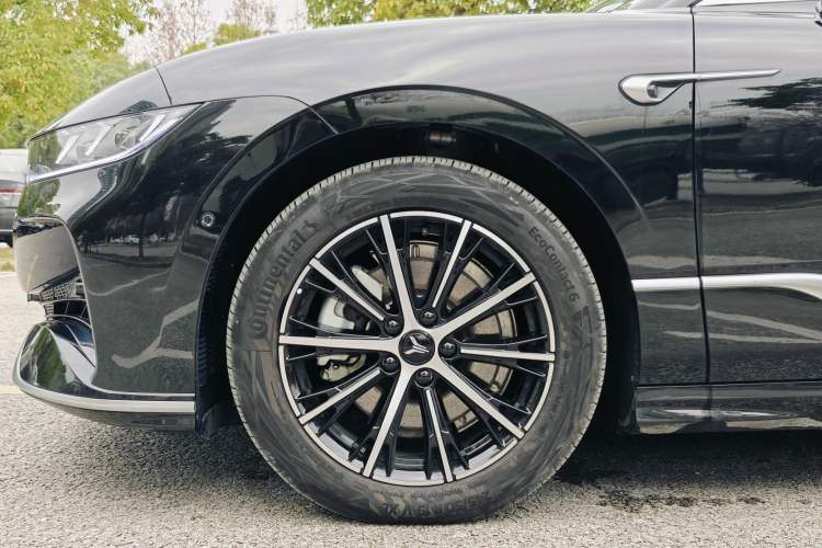 Used VOYAH PASSION 2024 PHEV Four-Wheel Drive Ultra-Long Range Executive Edition
