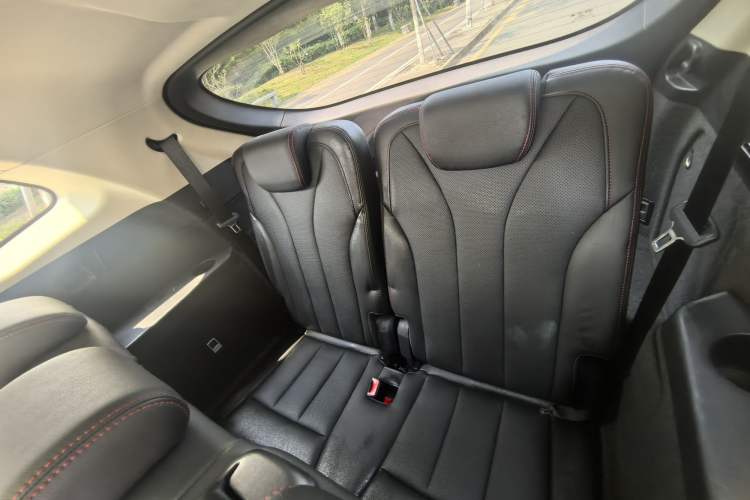 Used BYD Tang New Energy 2018 DM 2.0T All-Wheel Drive Smart Connectivity Luxury Model 7 Seats China V Emission Standard Interior 4