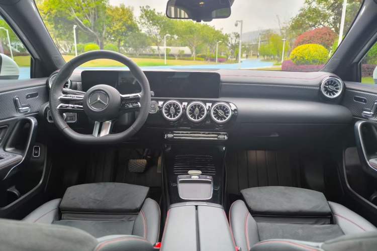 Used Mercedes-Benz A-Class 2024 Updated A 200 L Fashion Version Interior 3