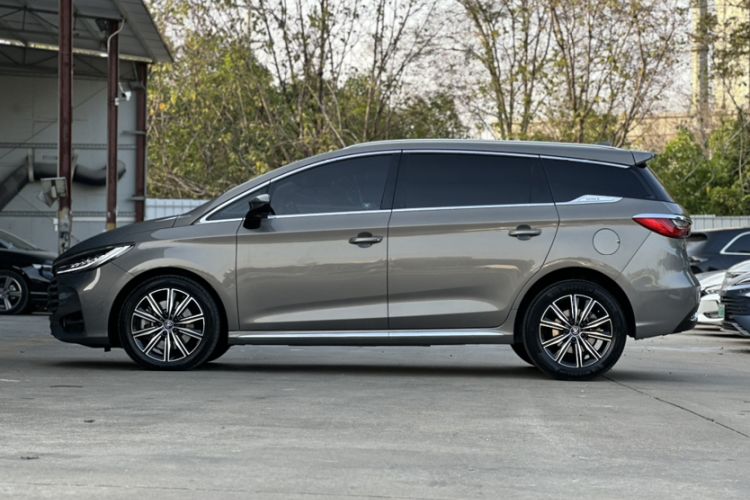 Used BYD Song MAX New Energy 2019 DM 1.5T Smart Connect Zhiyao Model 6-Seater China V Emission Standard
