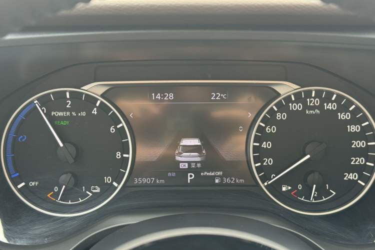 Used Nissan X-Trail 2023 e-POWER Ultra-Hybrid Dual-Motor All-Wheel-Drive Luxury Edition Odometer Close Up