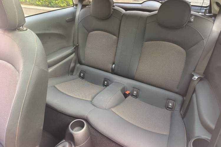 Used MINI 2014 1.2T ONE+ Interior 10