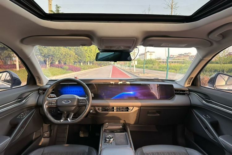 Used Ford Mondeo 2023 EcoBoost 245 Luxury Model Interior 3