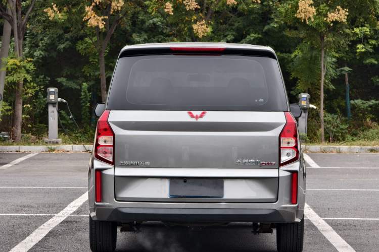 Used Wuling Hongguang PLUS 2020 1.5L Manual Standard Edition 7-Seater

