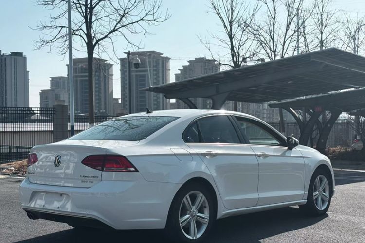 Used Volkswagen Lamando 2015 280TSI DSG Comfort Edition
