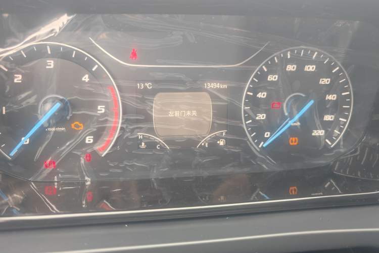 Used Ford Transit 2023 2.0T Diesel Manual Multifunction Commercial Vehicle Mid-axle Low-Roof Design 5/6 Seats
