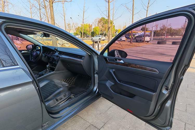 Used Volkswagen Magotan 2017 380TSI DSG Luxury Model