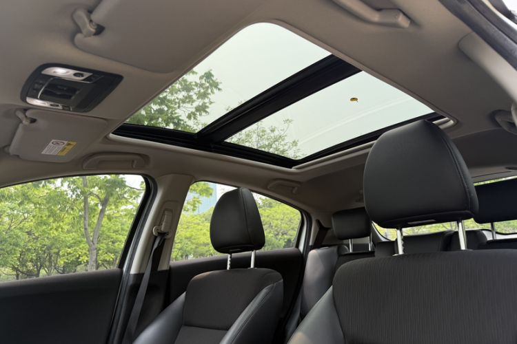 Used Honda Vezel 2020 1.5L CVT Pioneer Edition Interior 7