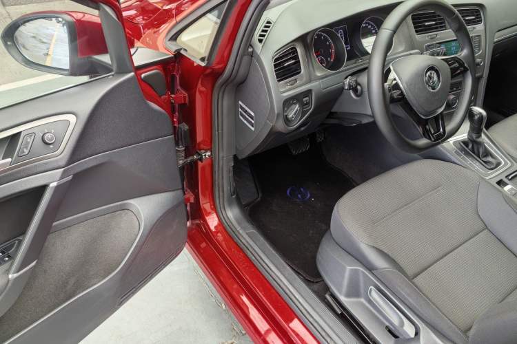 Used Volkswagen Golf 2015 1.6L Automatic Comfort Model
