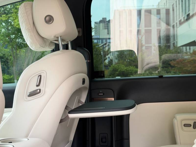 Used Li Auto MEGA 2025 Home Family Special Edition — 43