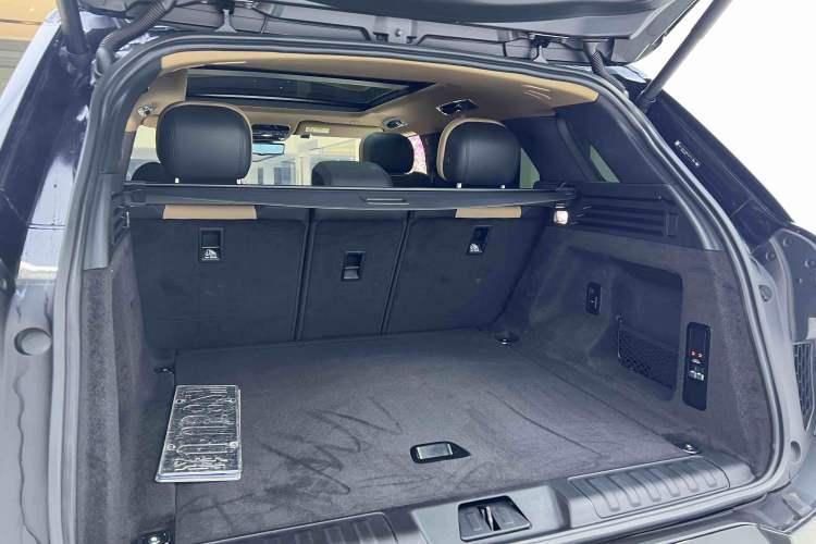 Used Land Rover Range Rover Sport 2023 400PS Dynamic SE
