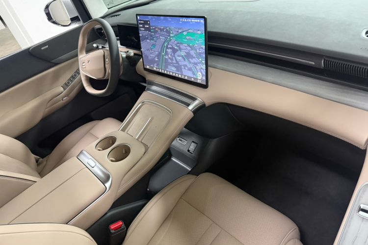 Used XPeng X9 2025 740 Ultra-Long Range Max
