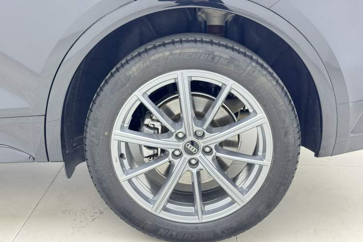 Used Audi Q5L 2023 40T Luxury Dynamic Model
