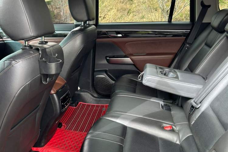 Used GAC Trumpchi GS8 2017 320T Two-Wheel Drive Luxury Smart Connectivity Version (7 Seats) Interior 3