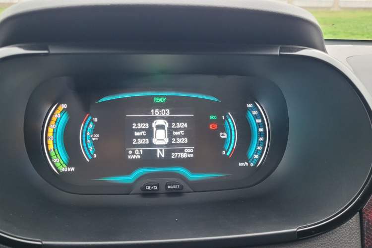 Used Chery QQ Little Ant 2022 Revised Version Sweet Pink Edition Half-Sugar Version Lithium Iron Phosphate 30.7 kWh 30 kW 301 km Odometer Close Up