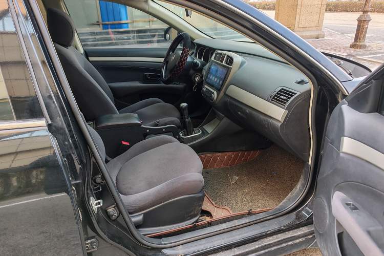 Used Nissan Sylphy 2016 Classic 1.6XE Manual Leading Edition Right Front Seat