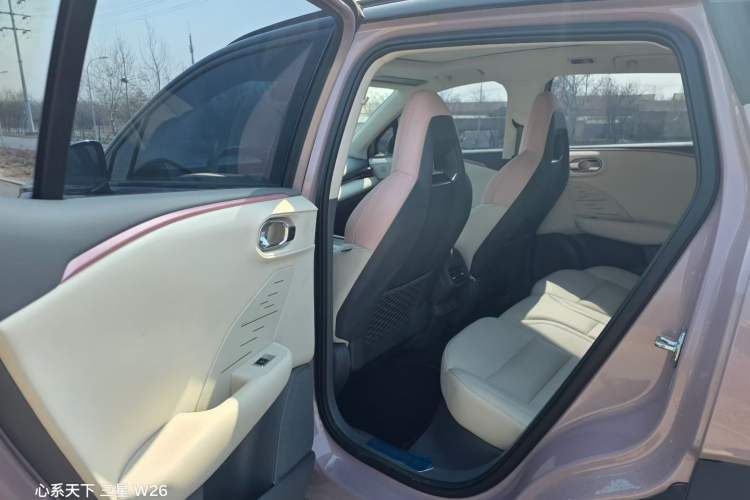 Used Lynk & Co 06 EM-P 2023 EM-P 126 Long-Range Halo Interior 2