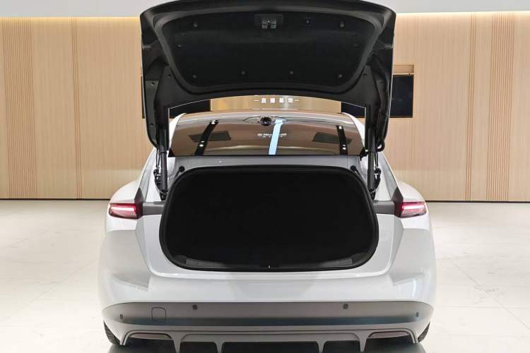 Used Nio ET5 2022 75 kWh Trunk